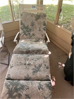 Lounge Chair(Screened porch)