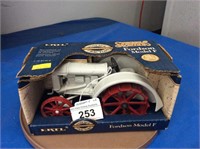Ertl Fordson Model F, Special Edition, 1/16 scale