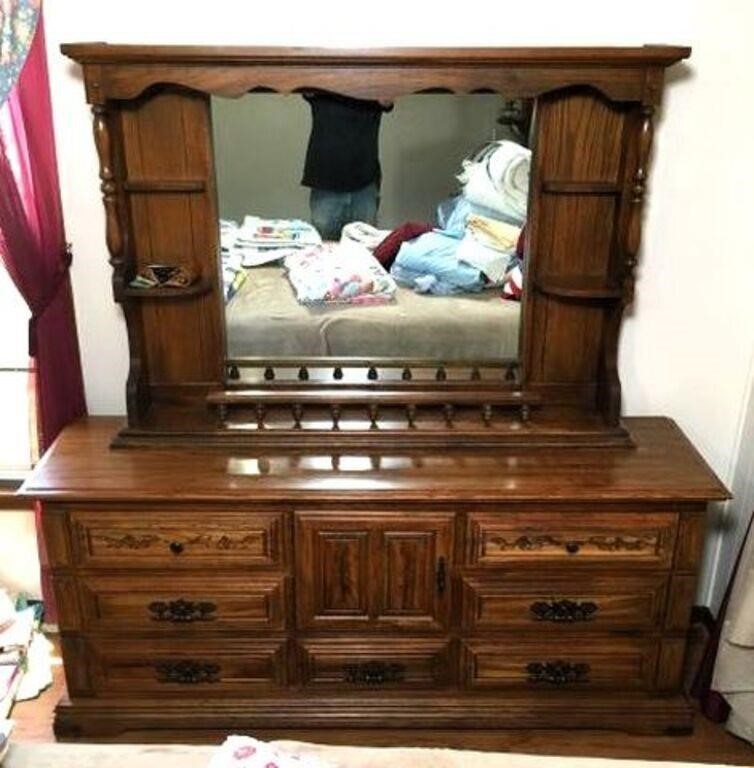 Dresser & Display Mirror