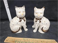 Pair of porcelain cats