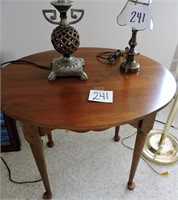 Side Table and Two Ornate Lamp Lot