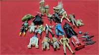 Big lot of star wars figures and weapons