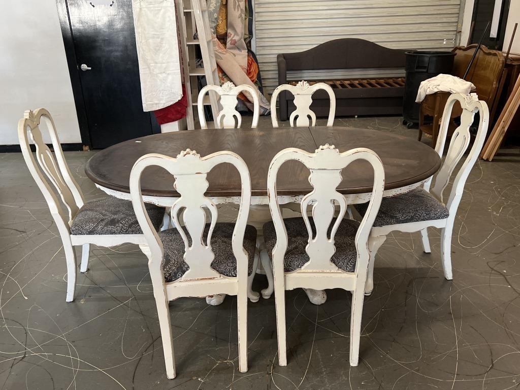 Vintage Distressed Oak Table W/ 6 Chairs 1 Leaf