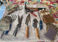 Garden Tools / Carhart Gloves