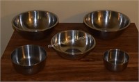 (K) Nest of Stainless Bowls