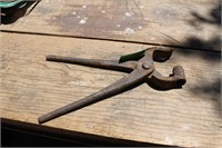 ANTIQUE TOOL