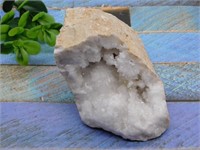 GEODE ROCK STONE LAPIDARY SPECIMEN