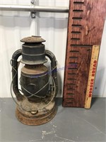 Dietz No. 2 D-Lite kerosene lantern, 13" tall