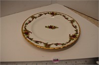 Royal Albert "Holiday Ribbons" Plate