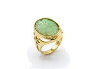 Carved Chinese jade & 18ct yellow gold ring