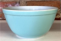 Pyrex Blue Mixing Bowl 7.25” x 3.75”