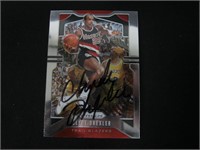 Clyde Drexler signed basketball card COA