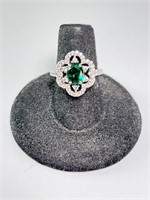 Sterling Emerald Ring 4 Grams Size 6.75