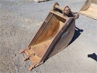 18" Bucket With Teeth