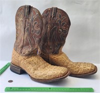 Size 11.5 Cavender's cowboy boots