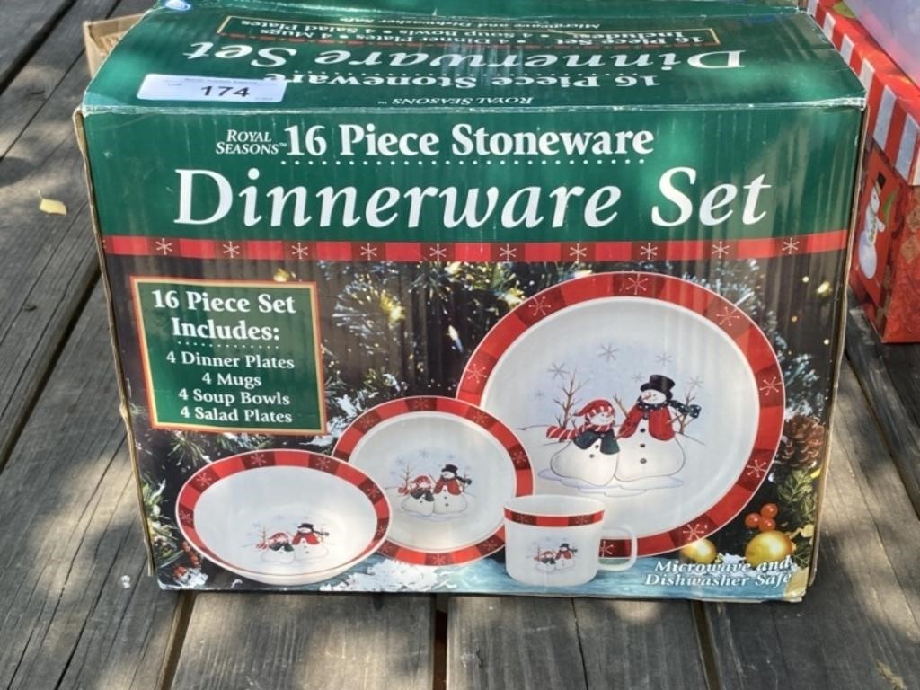 16 pc Snowman Dinnerware Set