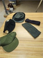 4 Vintage Military Hats & Belt