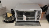 Black & Decker toaster oven, kitchen mixer,