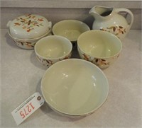 Hall “Tea Leaf” pattern lot: 4 bowls, 1 covered