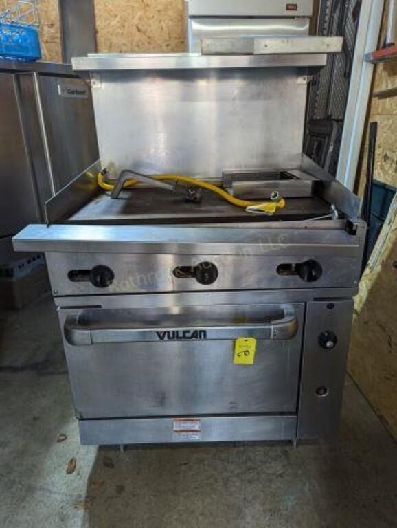 Vulcan Flat Top Grill 3 Heat Zones w/ Oven-