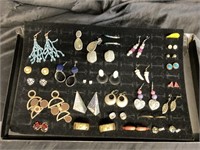 JEWELRY JACKPOT!!! / EARRINGS / OVER 20 PAIRS