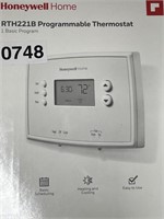 HONEYWELL PROGRAMMABLE THERMOSTAT REATAIL $40