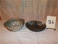 2 Old Tin Jell-O Molds (Bsmnt)