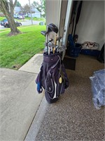 Right-handed golf clubs and bag W/contents