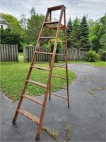 8ft Wooden Step Ladder