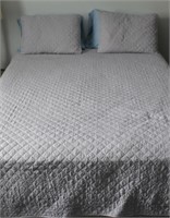 queen size comforter and pillow shams