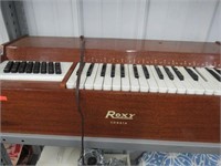 Roxy Sonata Electric Table Organ missing 1 Black