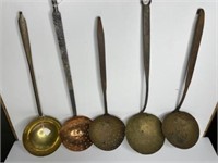 VARIOUS VINTAGE COPPER AND BRASS LADLES