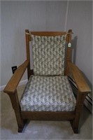 ANTIQUE OAK ROCKING CHAIR