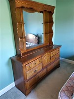 2 Pieces Dresser with Hutch