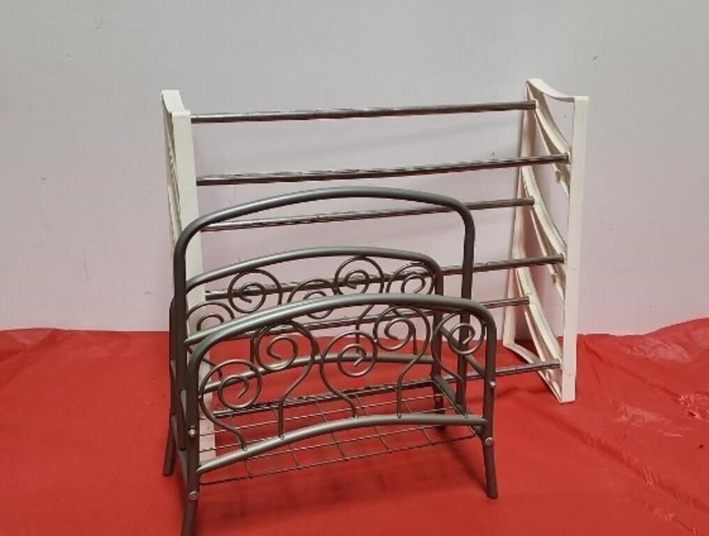 Shoe rack and magazine rack. Shoe rack 22"x8"x18"