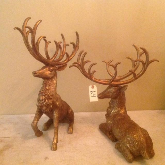 2 decorative Christmas deer