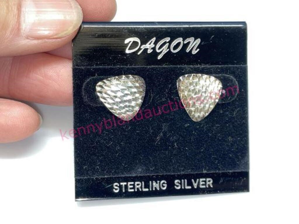 New Sterling silver earrings (1.0g)
