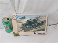 Maquette PST, 1/72, WWII  IS-1 Heavy Tank