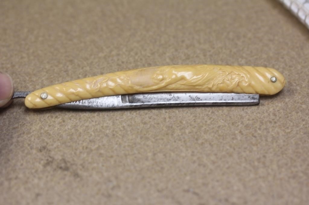 Nude Celluloid Razor