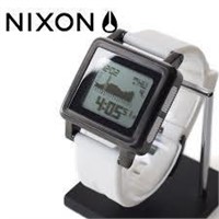 24 - GS28- Montre Nixon en silicone