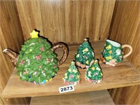 CERAMIC CHRISTMAS DECOR