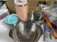 Lot of 4 piece kitchen items