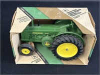 Ertl 1949/54 JD Model R Tractor