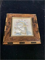 STERLING EMBOSSED MADONNA & CHILD ROSARY BOX W/