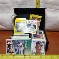 LOT OF BASEBALL CARDS