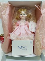 Boîte de petites poupées féminines à collectionner
