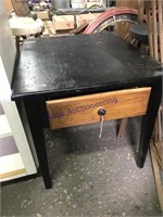 END TABLE W/ DRAWER