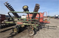 20' John Deere 220 Center Fold Disk