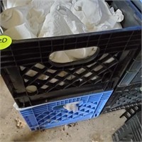 CRATE OF WHITE CUPS AND CLEAR PLATES