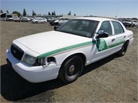 2001 Ford Crown Victoria Sedan